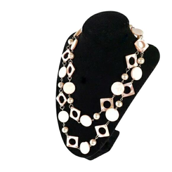 2 For $5 Sale New 21.5 Inch Pink Shell and Pearl  Necklace - Picture 1 of 9